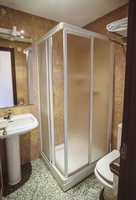 Hostal Plaza ซิวดัด-โรดรีโก ห้อง รูปภาพ